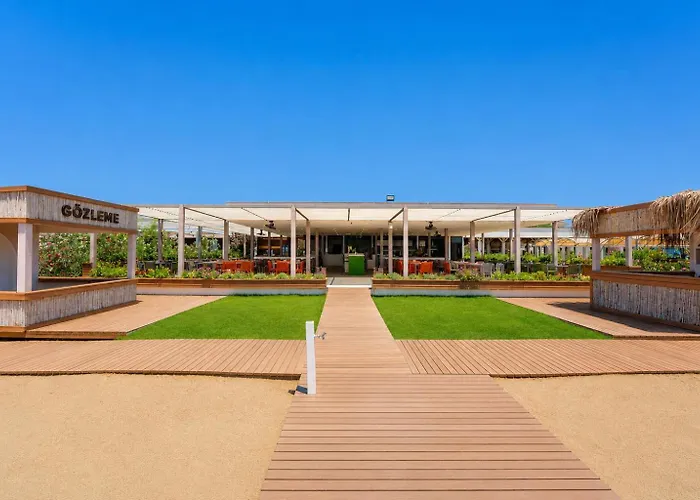 Q Ella Beach Hotel